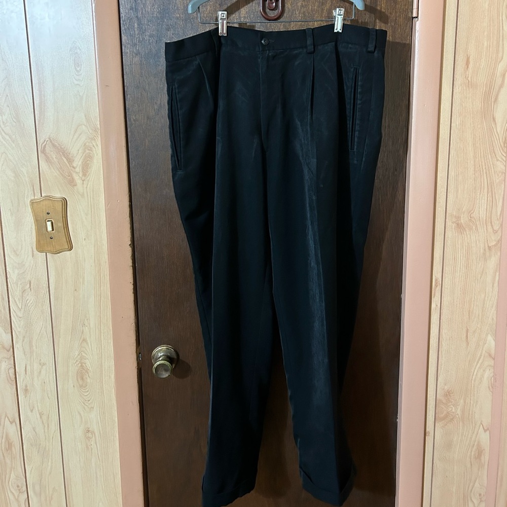 Men’s Natural Issue Dress Pants